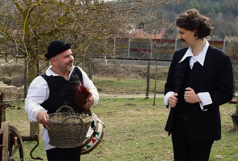 A Kisbíró főzni tanul, vagy főzni tanít?